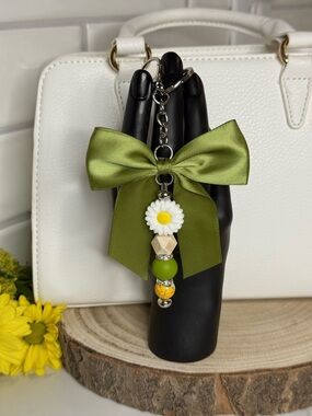 Olive Green Daisy Bow Keychain - Handbag Charms